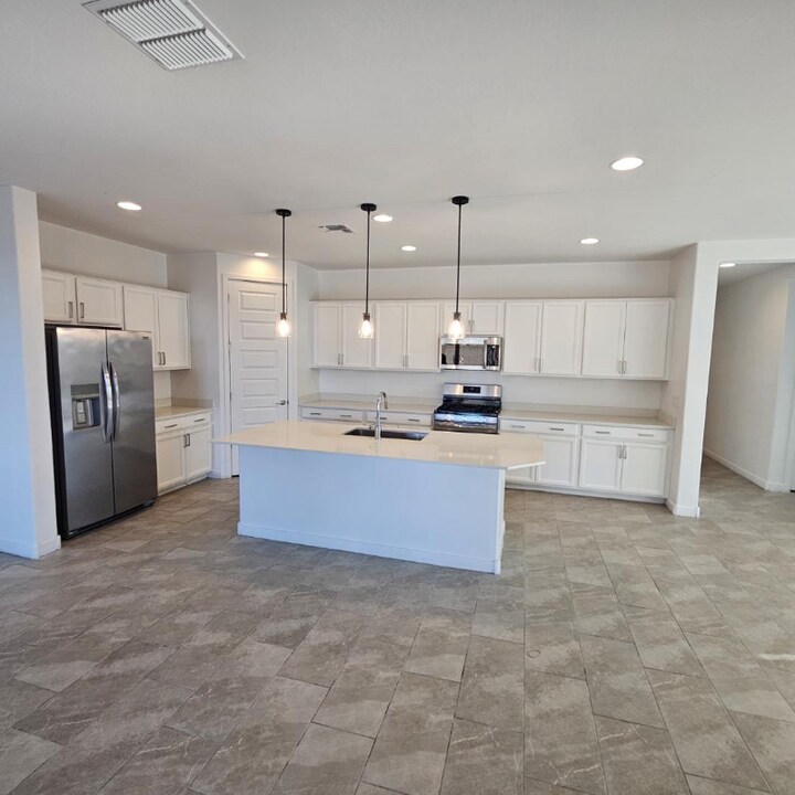 1660 W Paseo Way in Phoenix, AZ - Building Photo
