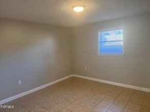 1001 Kiser Blvd in Greeneville, TN - Foto de edificio - Building Photo