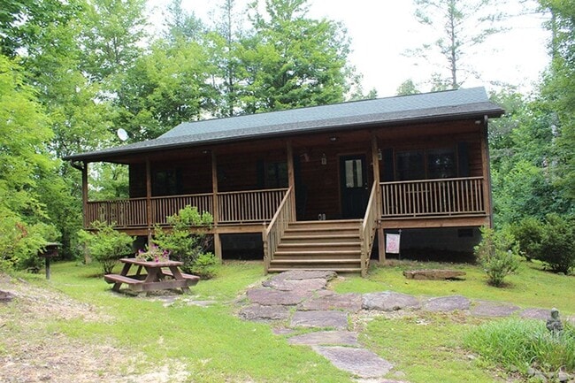 property at 104 Briar Patch Ln