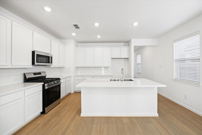 9031 Ashland Cottage Ln