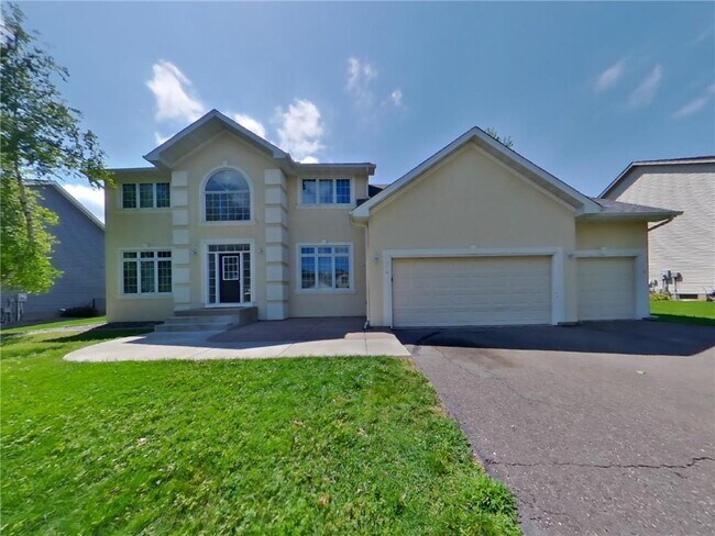 property at 516 Lincoln Dr NE