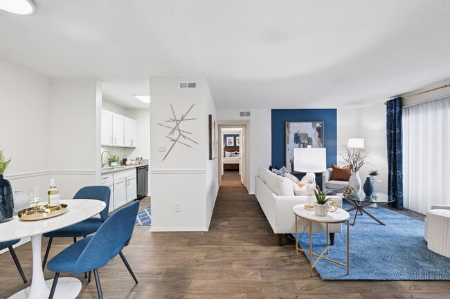 Vetra Quail Hollow in Charlotte, NC - Building Photo - Building Photo