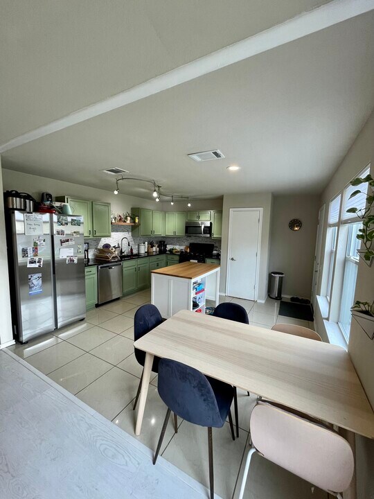 5709 Abby Ann Ln in Austin, TX - Building Photo