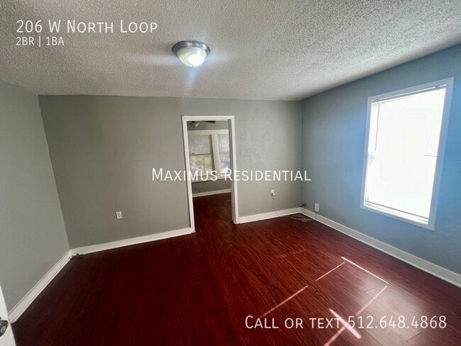 206 W N Loop Blvd in Austin, TX - Building Photo - Building Photo