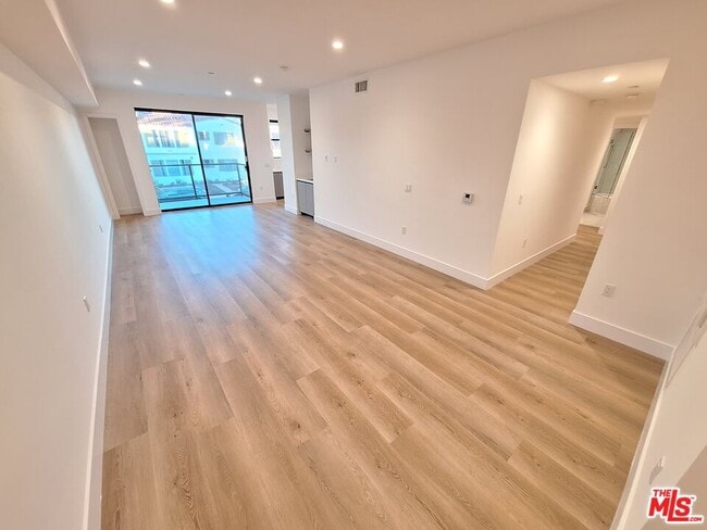 8326 Blackburn Ave in Los Angeles, CA - Building Photo - Building Photo