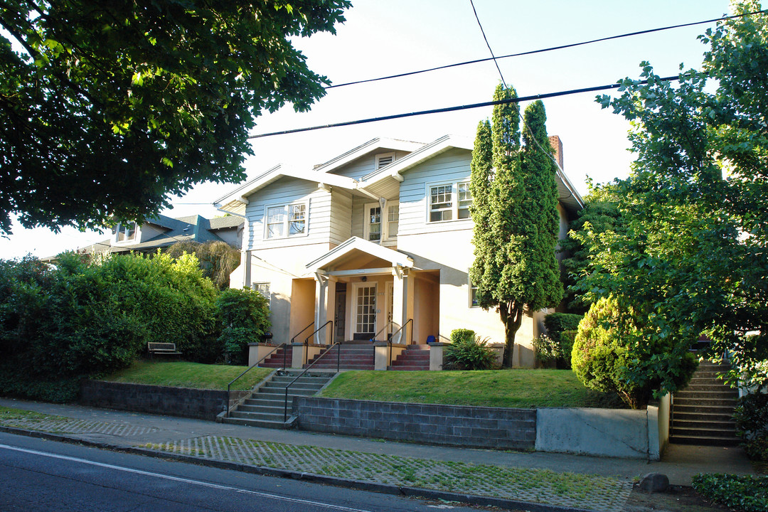 2154 NE Weidler St in Portland, OR - Foto de edificio