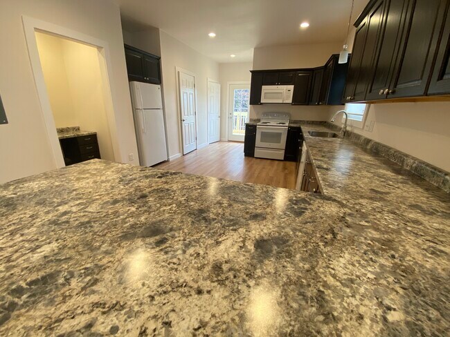 214 S Minnesota Ave, Unit 1 in St. Peter, MN - Building Photo - Building Photo