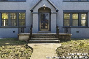 438 W Kings Hwy in San Antonio, TX - Building Photo - Building Photo