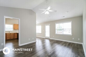 4236 Meredith Woods Ln in Winston-Salem, NC - Foto de edificio - Building Photo