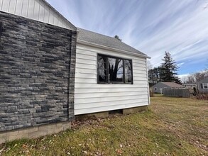 814 Brattleboro Rd in Hinsdale, NH - Building Photo - Building Photo