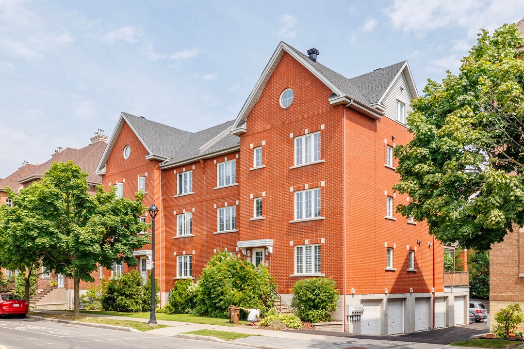 1805 Alexis-Nihon Boul in St. Laurent, QC - Building Photo