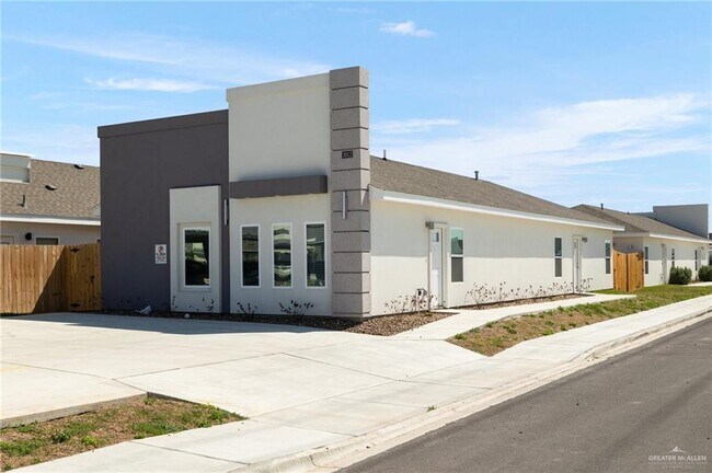 property at 3012 W Driftwood St