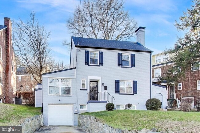 property at 3405 Carpenter St SE