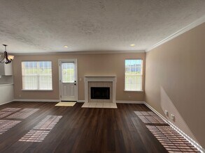 1303 Lyndsey Ridge Dr in La Vergne, TN - Building Photo - Building Photo