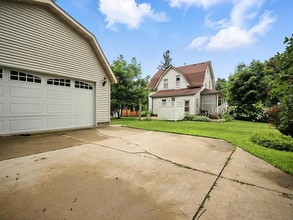 203 E McKinley St in Owatonna, MN - Building Photo - Building Photo