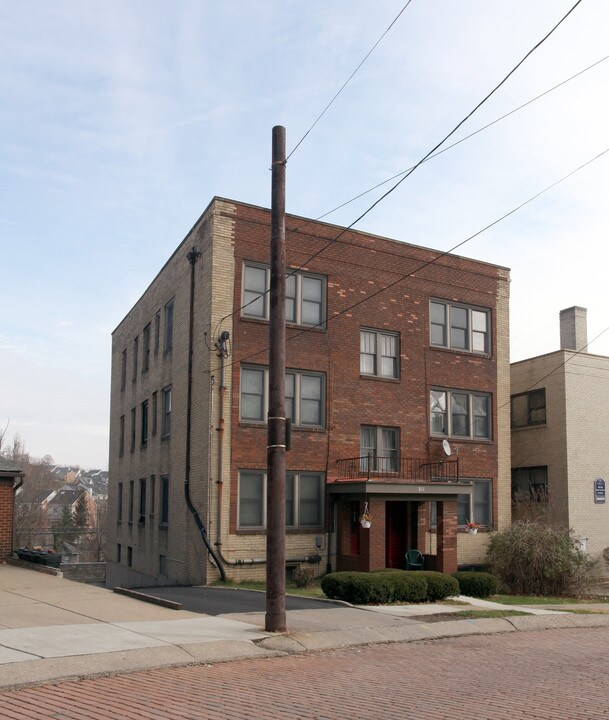 211 Buchanan Pl in Pittsburgh, PA - Foto de edificio