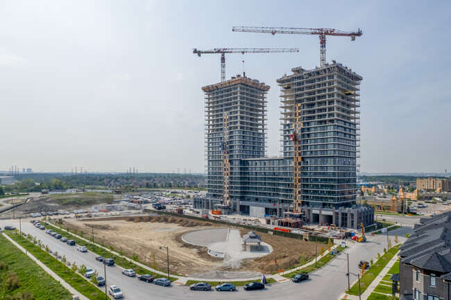 CityPointe Heights in Brampton, ON - Building Photo - Building Photo