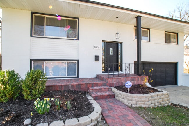 1034 Forest Ln in Lemont, IL - Building Photo - Building Photo
