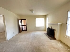 209 S G St in Lompoc, CA - Building Photo - Building Photo