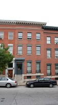 12 E Madison St in Baltimore, MD - Building Photo