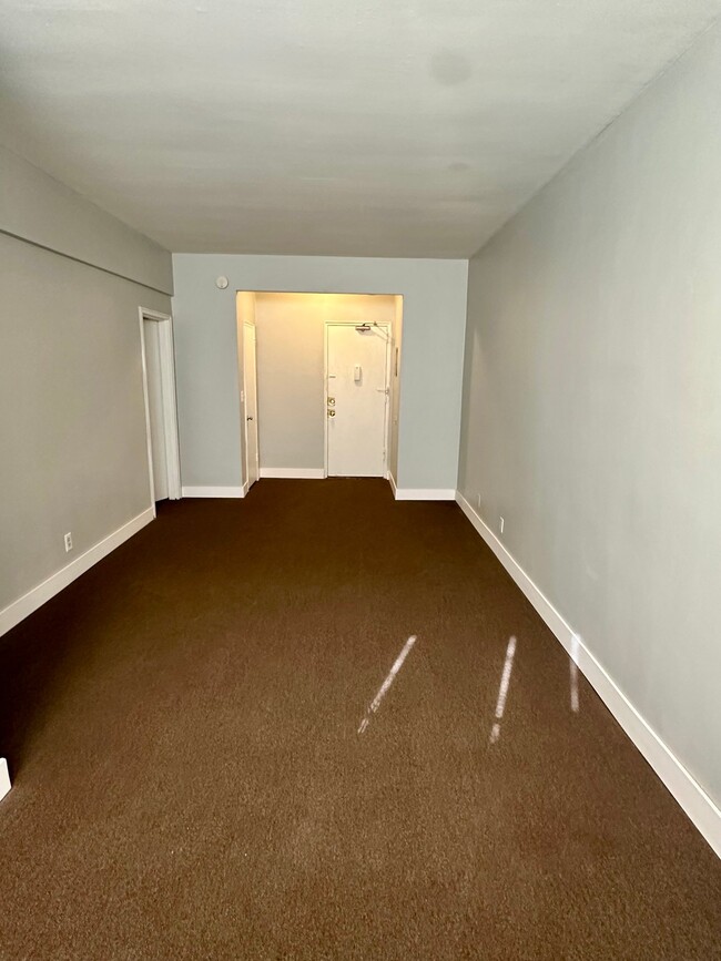 85 Easton Ave in New Brunswick, NJ - Building Photo - Building Photo