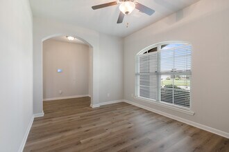 700 Lakeshore Village Dr in Slidell, LA - Building Photo - Building Photo