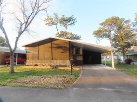 1077 Quail Dr in DeLand, FL - Building Photo