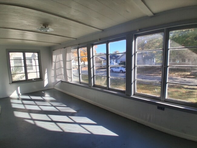 28 S Virginia Ave in Danville, IL - Building Photo - Building Photo