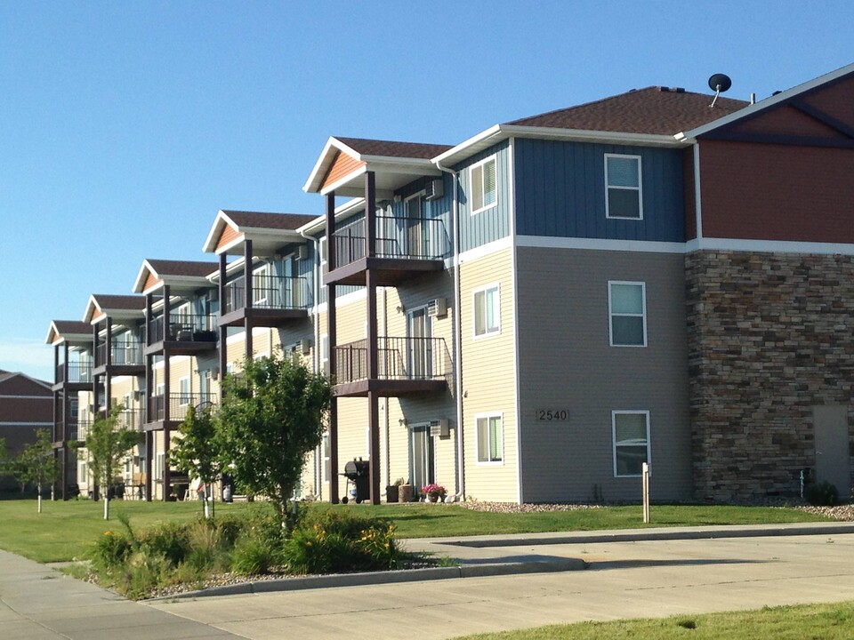 West River at Dickinson in Dickinson, ND - Foto de edificio