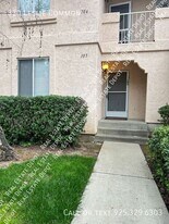 330 Leslie Common in Livermore, CA - Building Photo