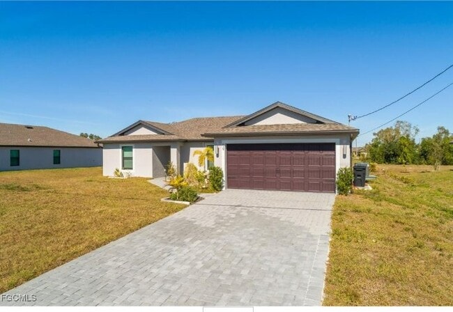 839 Yellowbird Dr in Ft. Myers, FL - Foto de edificio - Building Photo