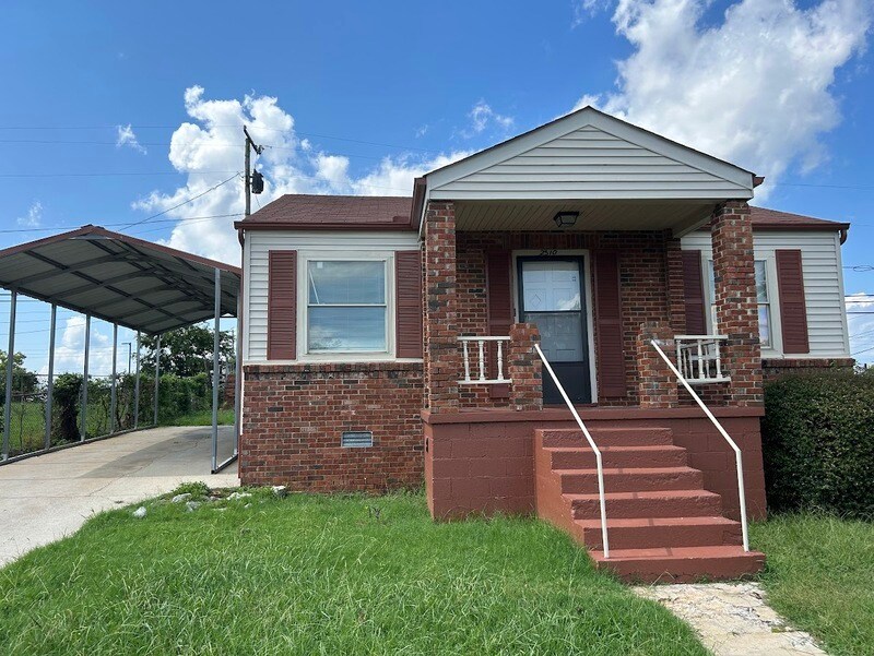 2310 Hammonds Ave NW in Huntsville, AL - Building Photo