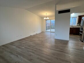 5409 King Arthur Dr NW in Rochester, MN - Building Photo - Building Photo