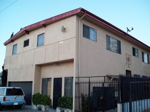 9300 S Western Ave in Los Angeles, CA - Building Photo - Building Photo