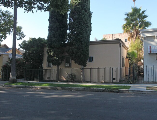 1627 N Kingsley Dr in Los Angeles, CA - Foto de edificio - Building Photo