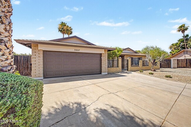 property at 3027 W Tierra Buena Ln