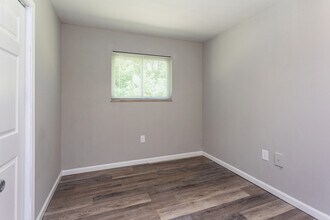 Southmont Apartments in Knoxville, TN - Building Photo - Interior Photo