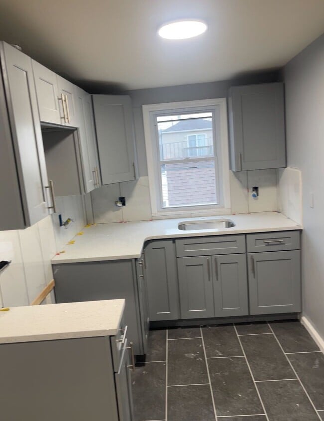 180 Chestnut St, Unit 3R in Newark, NJ - Foto de edificio - Building Photo