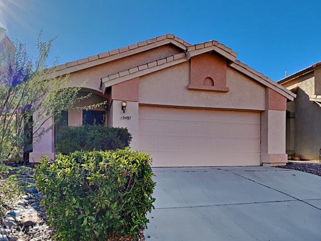 property at 10487 N Fairway Vista Ln