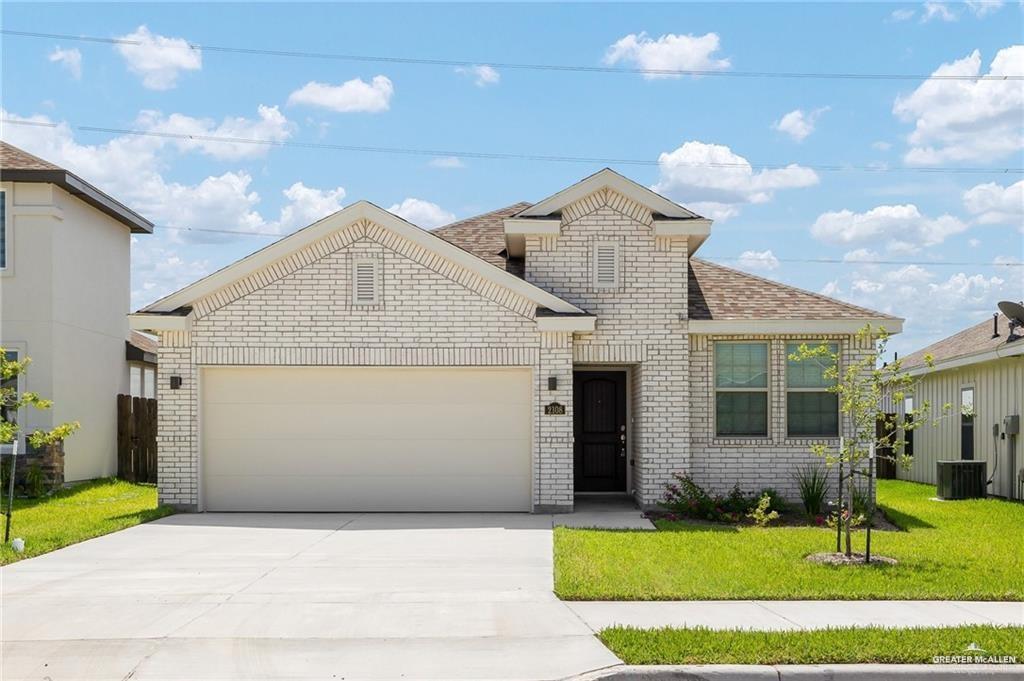 2108 N Valor Dr in Edinburg, TX - Building Photo