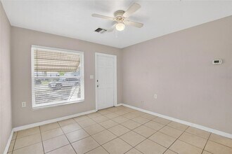 685 71st Ave N in St. Petersburg, FL - Building Photo - Building Photo