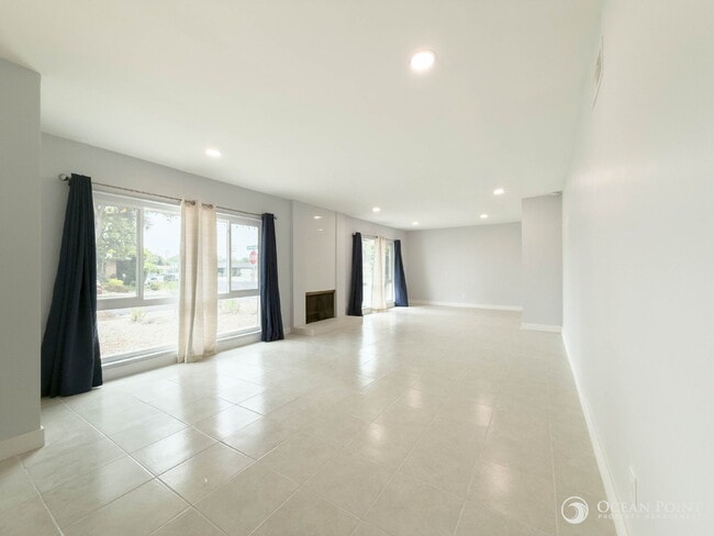 1305 Feather Ave in Thousand Oaks, CA - Building Photo - Building Photo