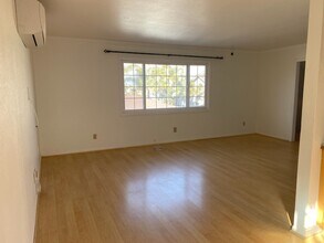 1810 Marshallfield Ln in Redondo Beach, CA - Foto de edificio - Building Photo