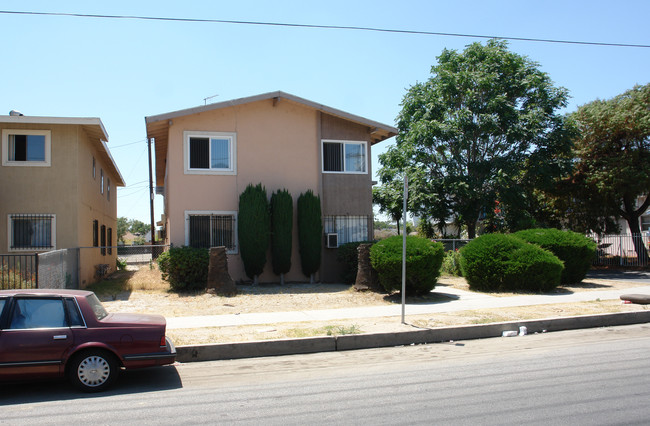 6845 Fulton Ave in North Hollywood, CA - Foto de edificio - Building Photo