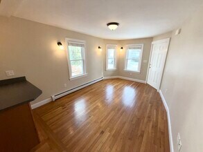 28 Olney St, Unit #1 in Watertown, MA - Building Photo - Building Photo