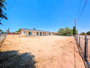 10784 Lincoln Ave in Hesperia, CA - Building Photo - Building Photo