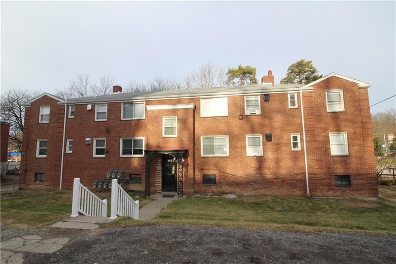 781 Cooke Dr in Pittsburgh, PA - Building Photo