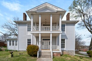 212 W 6th St in Columbia, TN - Building Photo