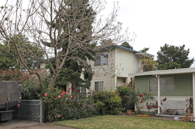 501 Carlos Ave in Redwood City, CA - Foto de edificio - Building Photo