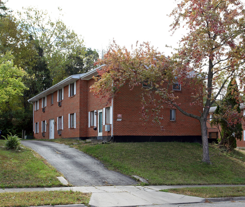 4908 Northcutt Pl in Dayton, OH - Building Photo